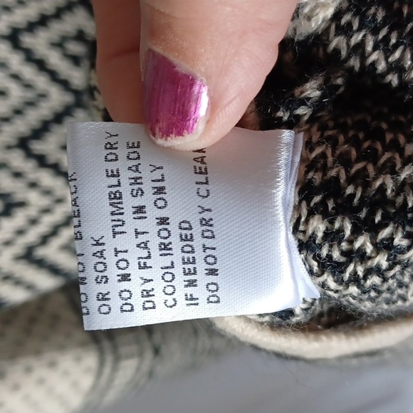 Papillon Knee Length Black & Cream cardigan, double-breasted closure, EUC - Picture 7 of 7